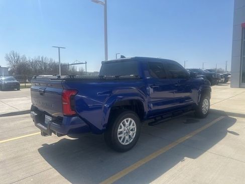Used 2025 Toyota Tacoma SR5 image 2