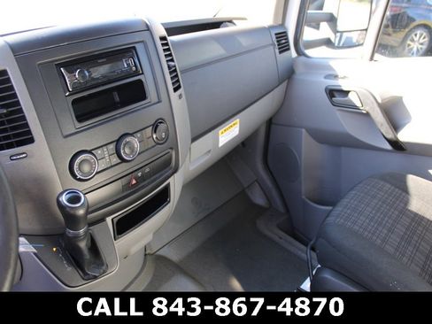 Used 2015 Freightliner Sprinter 3500 image 40