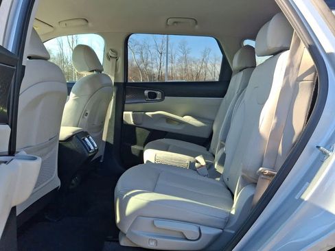 Used 2023 Kia Sorento EX image 26