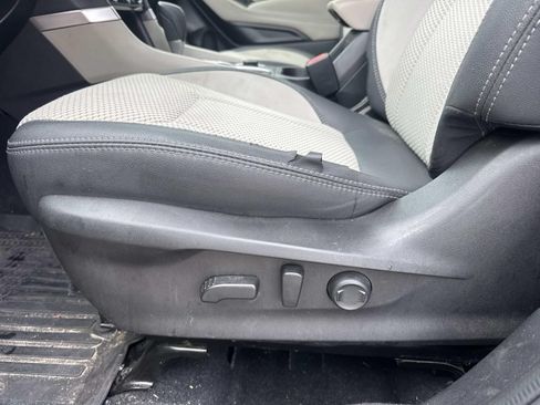 Used 2019 Subaru Forester Premium AWD/4WD image 16