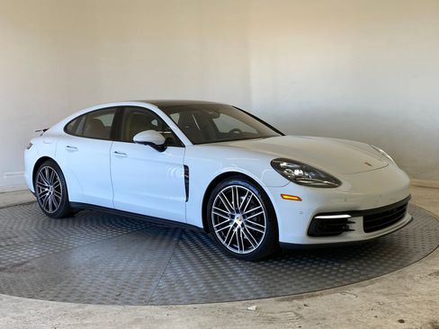 Used 2020 Porsche Panamera 4S w/ Premium Package image 7