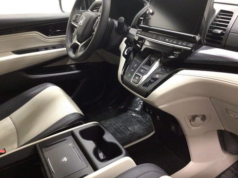 Used 2026 Honda Odyssey Elite image 36