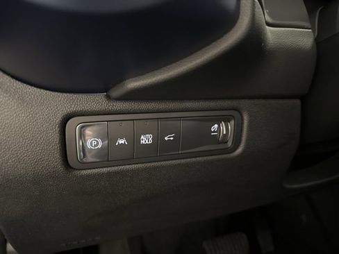 Used 2024 Chevrolet Equinox EV LT image 19