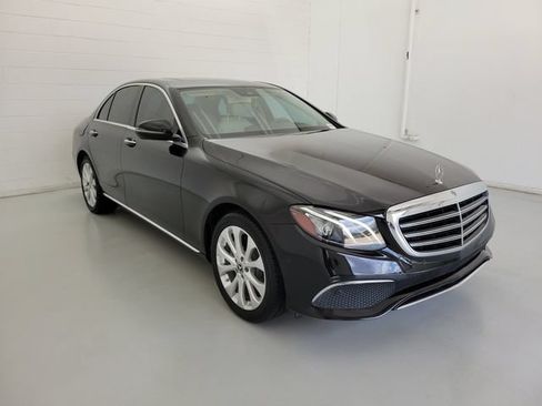 Used 2018 Mercedes-Benz E 300 image 4