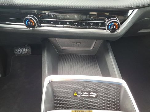 New 2026 Chevrolet Equinox LT w/ Convenience Package II FWD image 22