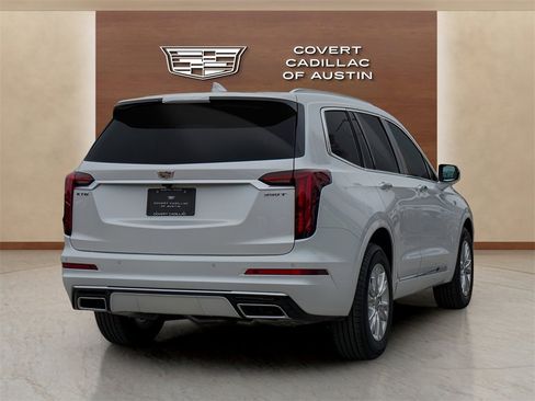 New 2025 Cadillac XT6 Luxury image 6