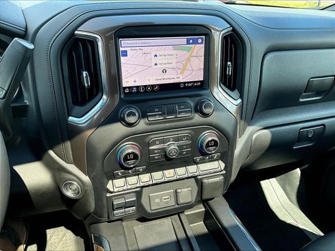 Used 2020 Chevrolet Silverado 1500 High Country w/ Technology Package AWD/4WD image 16