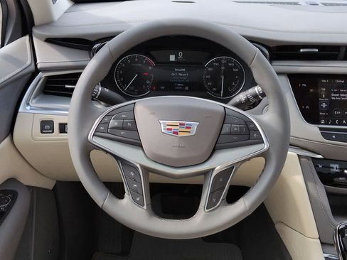 Used 2025 Cadillac XT5 Premium Luxury image 24