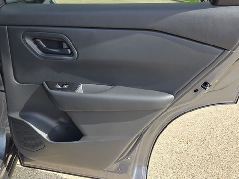 Used 2026 Nissan Rogue S AWD/4WD image 8