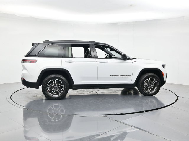 Used 2022 Jeep Grand Cherokee Trailhawk w/ ADV Protech Group II AWD/4WD image 2