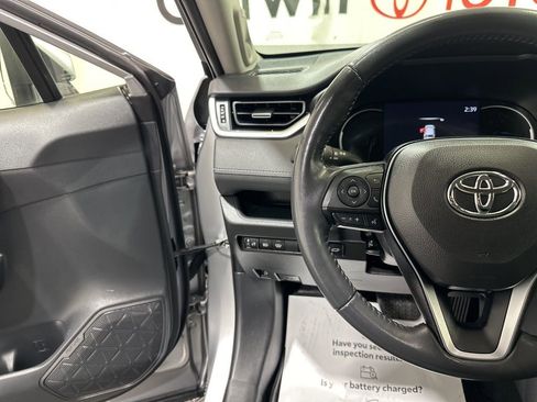 Used 2023 Toyota RAV4 XLE Premium image 26
