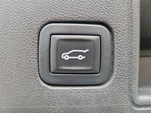 Used 2018 GMC Terrain SLE w/ Infotainment Package I image 9