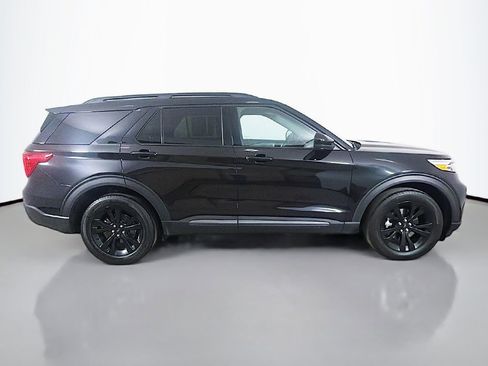Used 2023 Ford Explorer XLT w/ Equipment Group 202A AWD/4WD image 16