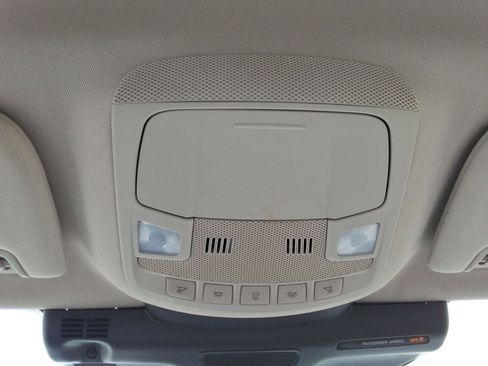 Used 2022 Lincoln Nautilus AWD w/ Premium Package image 19