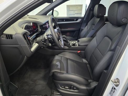 Certified 2025 Porsche Cayenne S AWD/4WD image 14