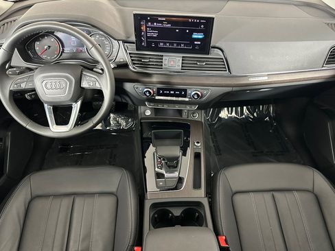 Used 2023 Audi Q5 2.0T Premium w/ Convenience Package image 12
