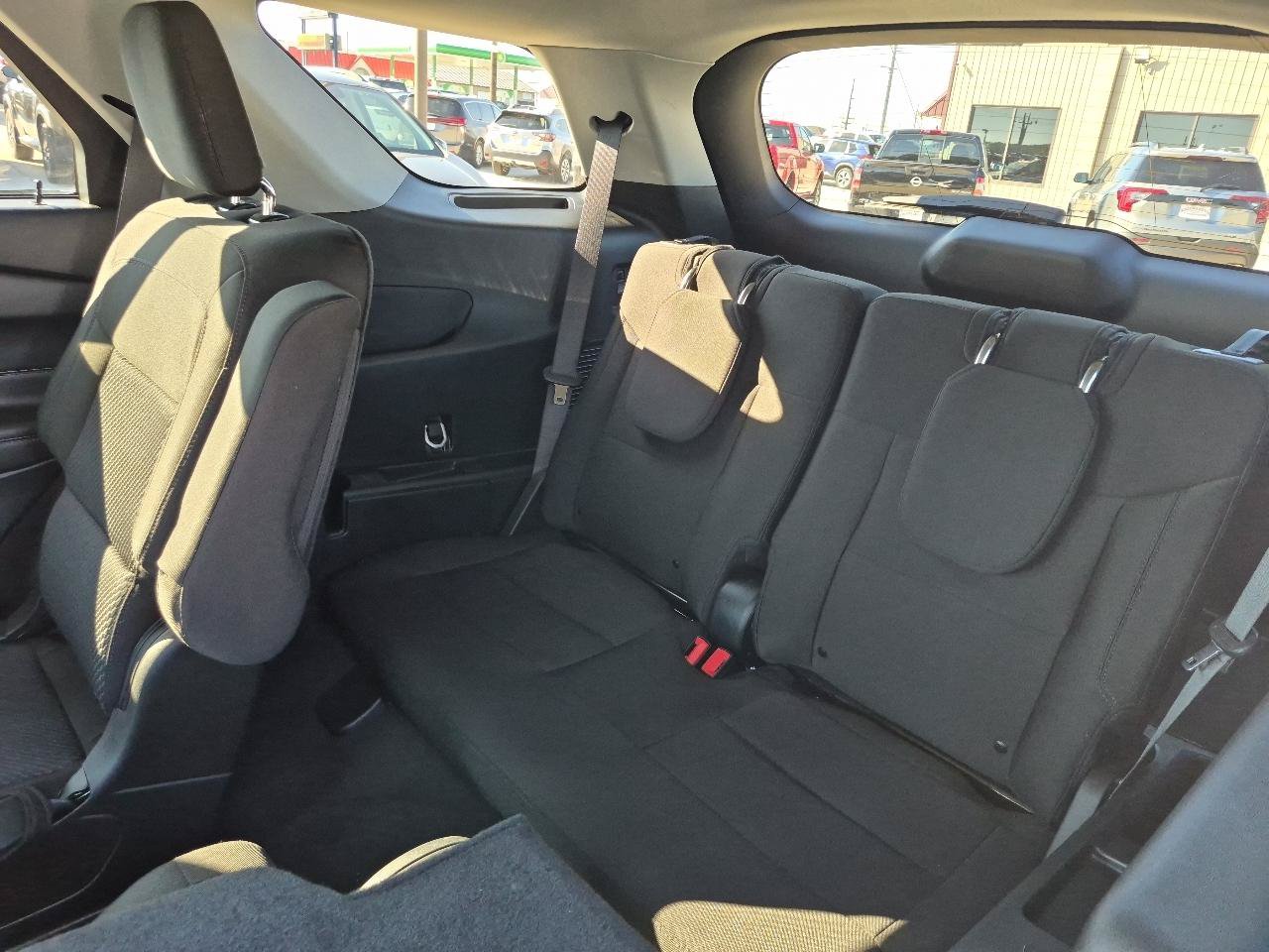 Used 2023 Ford Explorer XLT AWD/4WD image 14