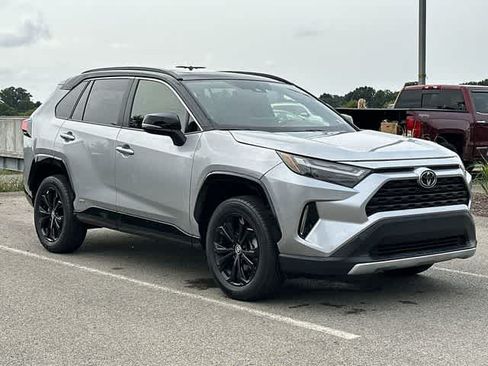 Used 2025 Toyota RAV4 XSE w/ Weather Package AWD/4WD image 29