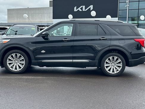 Used 2021 Ford Explorer King Ranch w/ Premium Technology Package image 7