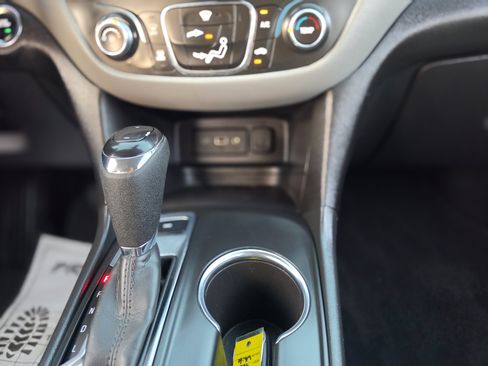 Used 2021 Chevrolet Equinox LS AWD/4WD image 31