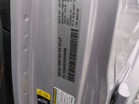 Used 2023 Jeep Wrangler Altitude image 42