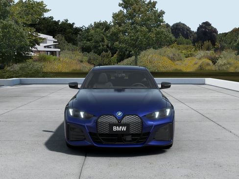 New 2025 BMW i4 eDrive40 image 3