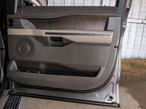 Used 2018 Ford Expedition Limited AWD/4WD image 47