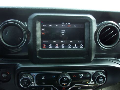 Used 2022 Jeep Wrangler Unlimited Sport AWD/4WD image 17