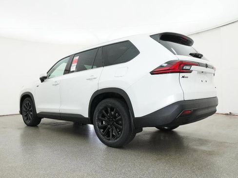 New 2026 Toyota Grand Highlander XLE FWD image 24