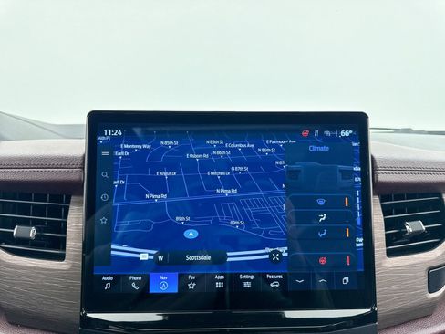 Used 2024 Ford Expedition Limited image 5