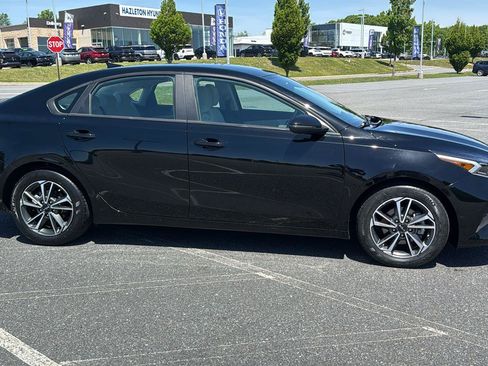 Used 2023 Kia Forte LXS w/ LXS Technology Package FWD image 3
