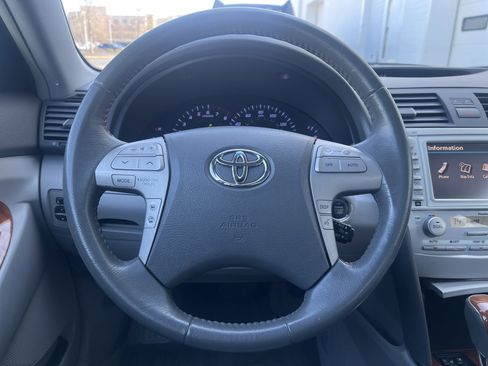 Used 2010 Toyota Camry XLE image 17
