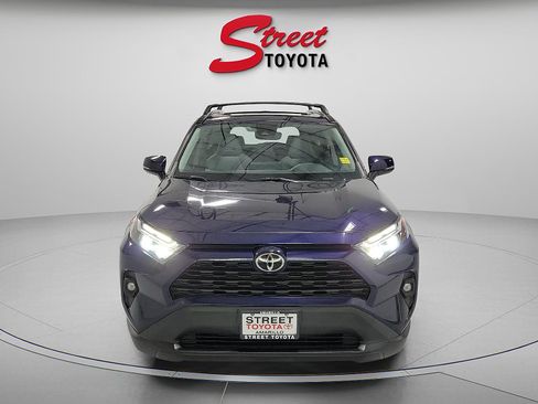 Used 2023 Toyota RAV4 XLE Premium FWD image 4