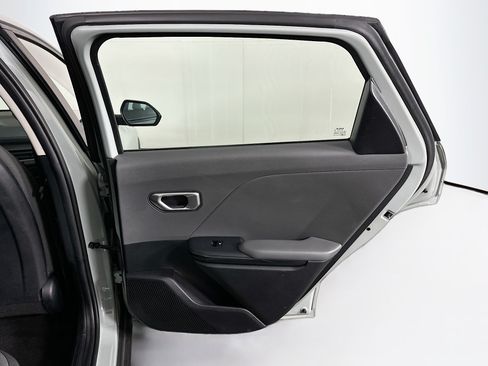 Used 2025 Kia K4 FWD image 29