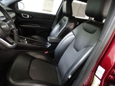 Certified 2022 Jeep Compass Latitude AWD/4WD image 2
