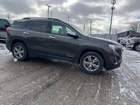 Used 2020 GMC Terrain SLE w/ Driver Convenience Package image 9