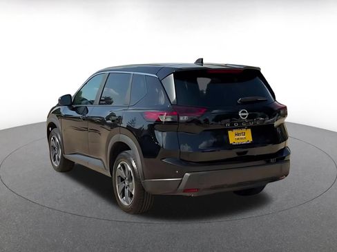 Used 2025 Nissan Rogue SV FWD image 9