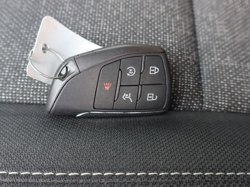 Used 2024 Chevrolet Traverse LT w/ LPO, Floor Liner Package FWD image 25