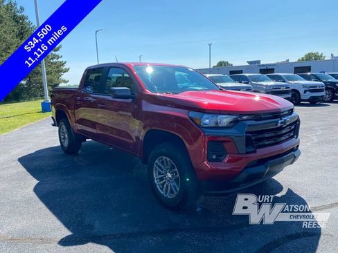 Used 2023 Chevrolet Colorado LT w/ LT Convenience Package II AWD/4WD image 10