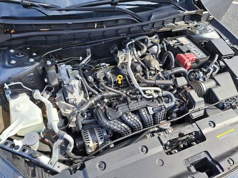 Used 2024 Nissan Altima 2.5 SV image 15