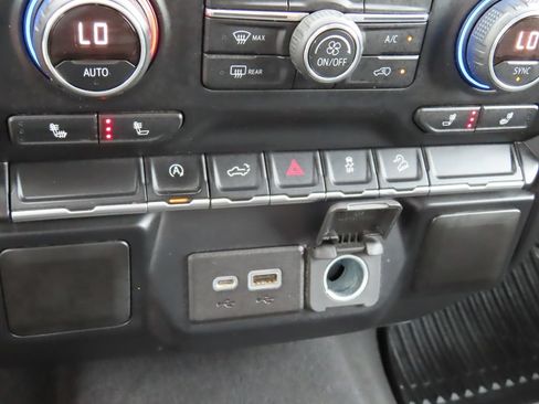 Used 2019 Chevrolet Silverado 1500 LT w/ All-Star Edition AWD/4WD image 7