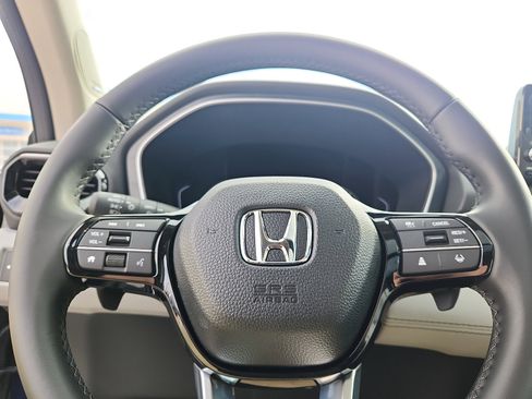 New 2025 Honda Pilot Touring image 15