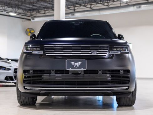 Used 2024 Land Rover Range Rover SV image 2