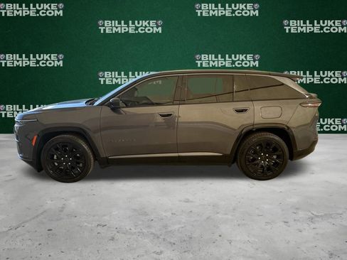 Used 2025 Jeep Wagoneer S Launch Edition image 10