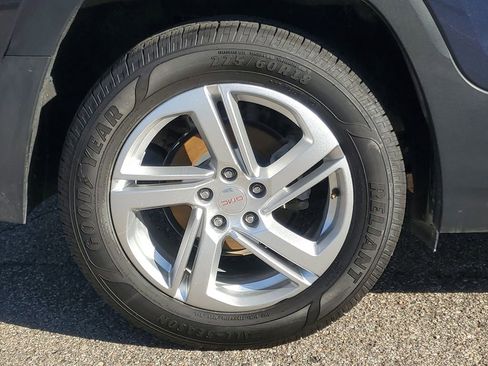 Used 2018 GMC Terrain SLE w/ Driver Convenience Package image 5