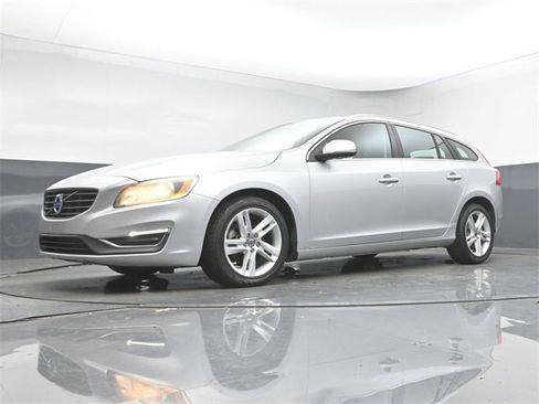 Used 2015 Volvo V60 T5 Premier image 34