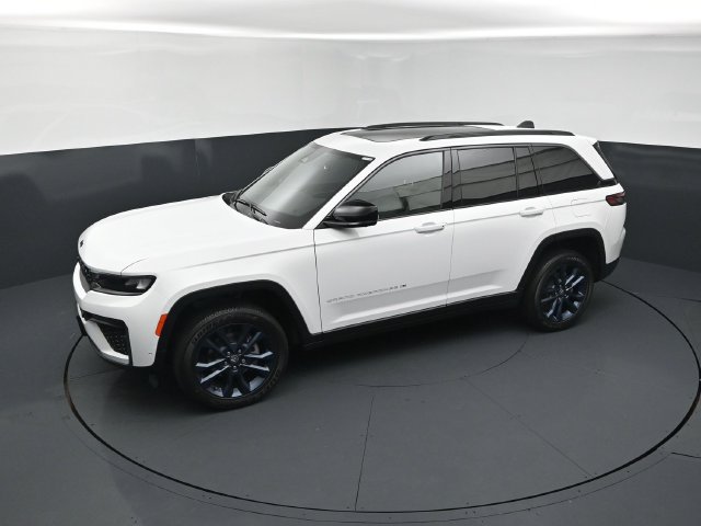 New 2026 Jeep Grand Cherokee Limited AWD/4WD image 14