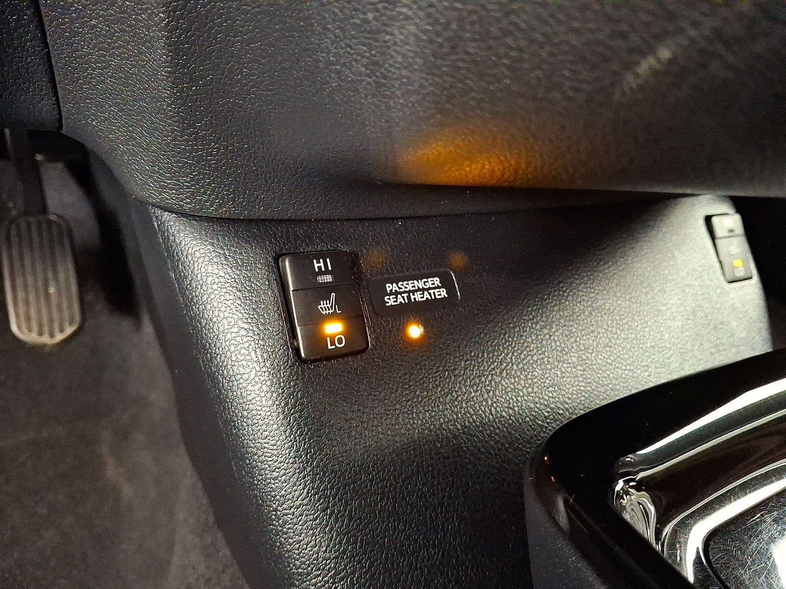 Used 2017 Toyota Prius Four w/ Advanced Technology Package FWD image 11