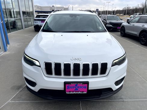 Used 2022 Jeep Cherokee Latitude Lux w/ Mopar Interior Package image 5