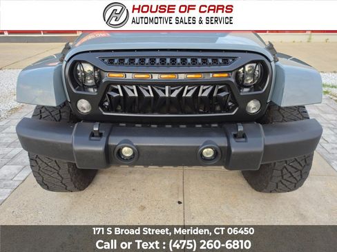 Used 2014 Jeep Wrangler Unlimited Sahara w/ Max Tow Package AWD/4WD image 10